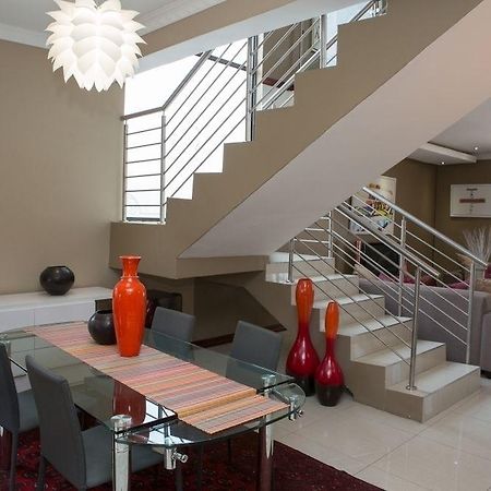 Zazas Guesthouse And Spa Soweto Exterior photo